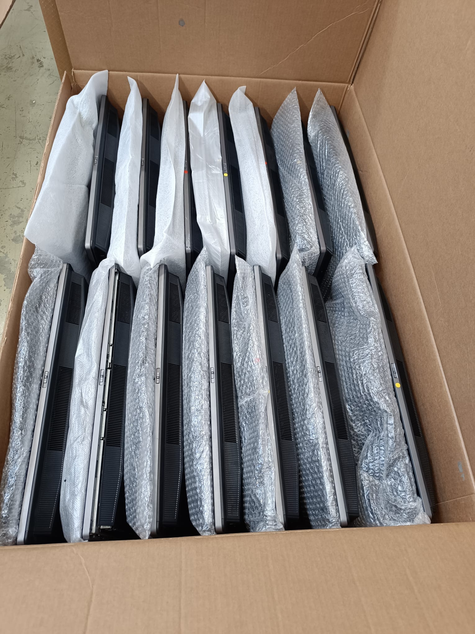 STOCK 29 ALL IN ONE HP E DELL - AS IS - PREZZO A CORPO