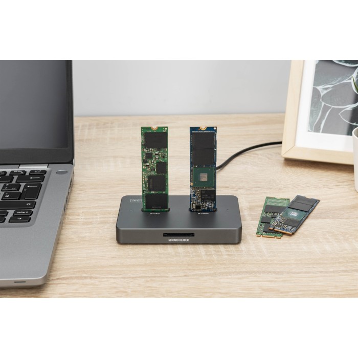 DIGITUS Docking station per unit? SSD M.2 NVMe + M.2 SATA con lettore di schede SD Express, USB-C?