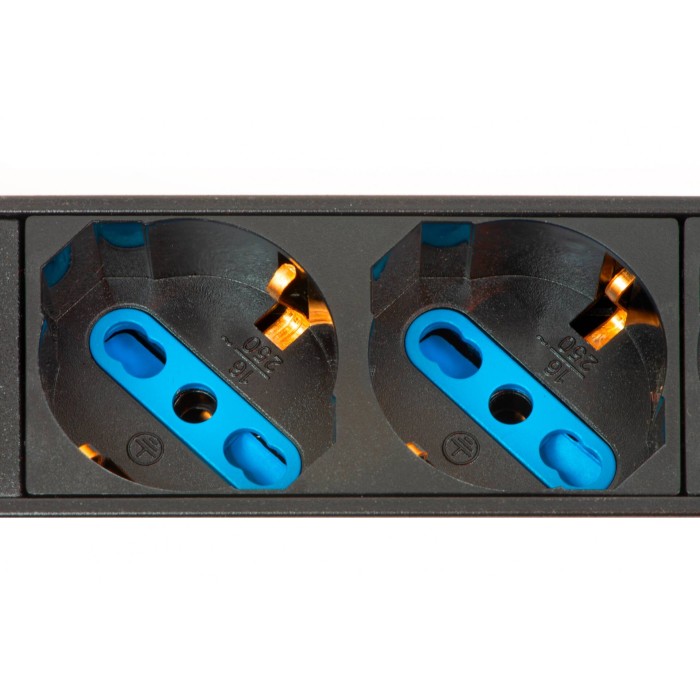 MULTIPRESA DA RACK 19' 7 PRESE UNIVERSALI CON INTERRUTTORE SPINA ITALIANA 16A CAVO MT 1.75