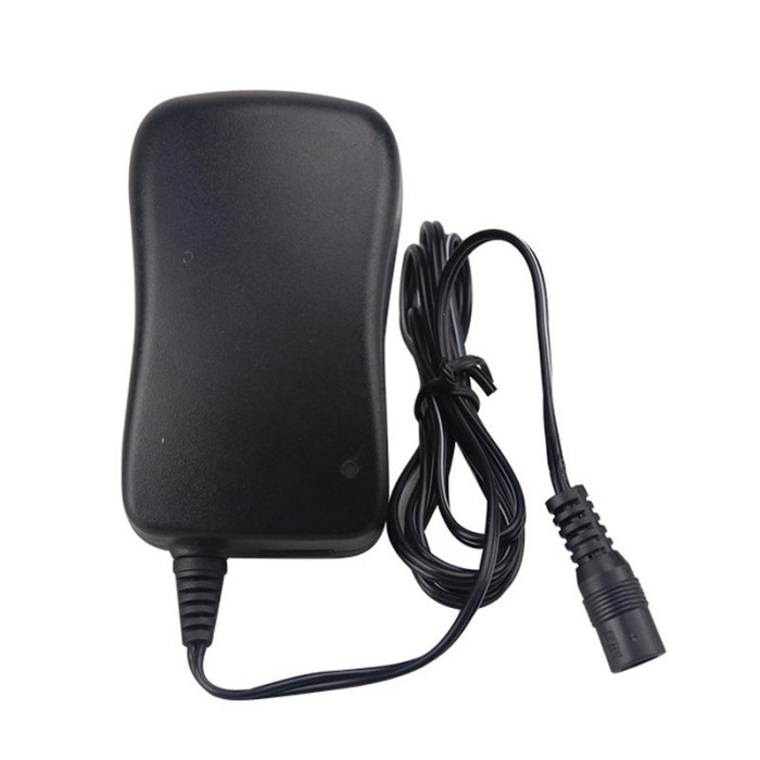 ALIMENTATORE UNIVERSALE MULTISPINA 3-12 VOLT 30 WATT CON CONNETTORE USB 5 VOLT 2.1A