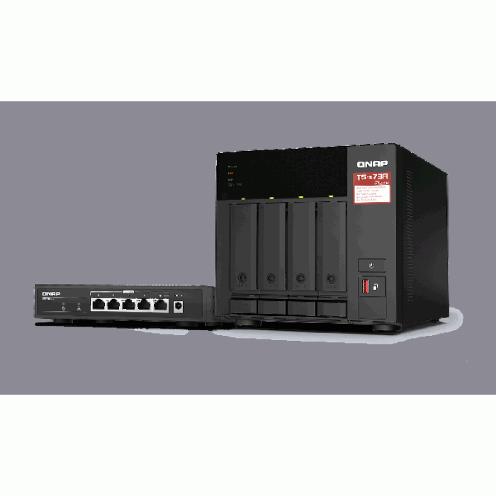 QNAP TS-473A-SW5T QNAP NAS 4 BAIE AMD V1000 4C/8T 8GB DDR4+SWITCH